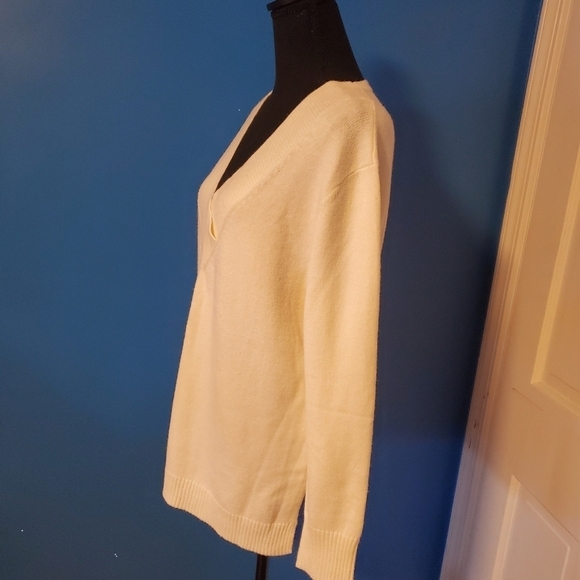 NWT Anthropologie Off White Oversized Vneck Sweater Size Small, Soft & Comfy - Picture 2 of 10